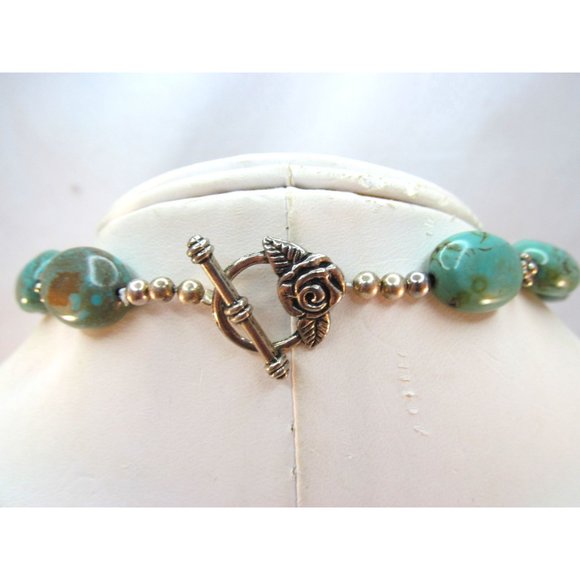 Green Gemstone Bead Necklace with Connecting Donut Pendant Set - Picture 6 of 12